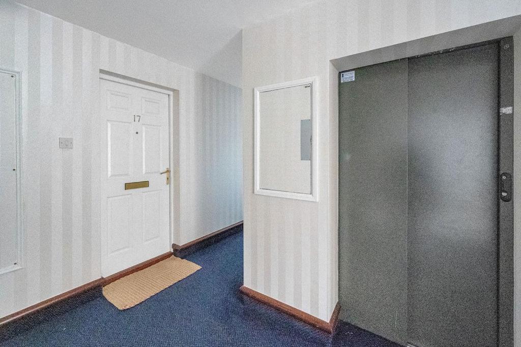 Modern 1Br Flat - Free Parking + Lift Appartement EDI Buitenkant foto