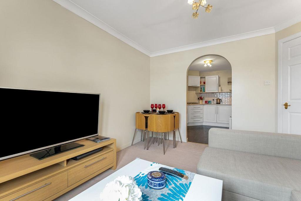 Modern 1Br Flat - Free Parking + Lift Appartement EDI Buitenkant foto