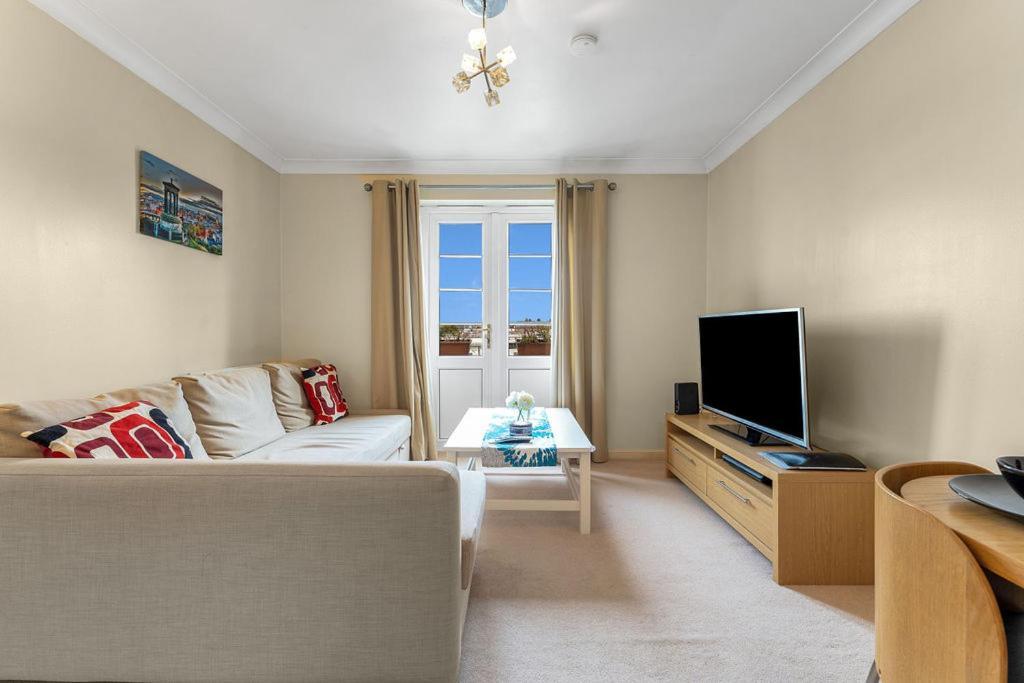Modern 1Br Flat - Free Parking + Lift Appartement EDI Buitenkant foto