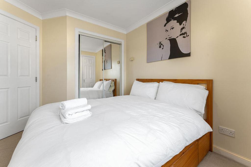 Modern 1Br Flat - Free Parking + Lift Appartement EDI Buitenkant foto